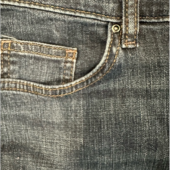 Women’s Lee Relaxed Fit Straight Leg Mid Rise Jeans, Size 8 Medium. - Picture 6 of 15